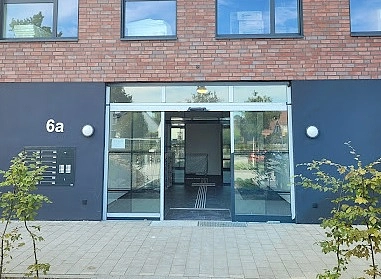 Gebäudeeingang der Beratungsstelle für Kinder, Jugendliche und Familien Bremen Nord