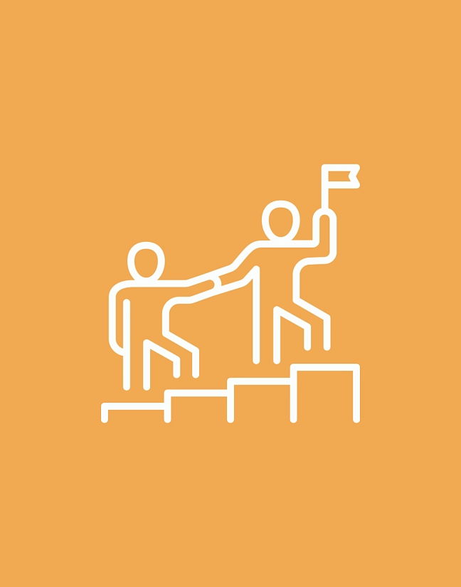 Zwei Personen, die einen Treppen raufgehen