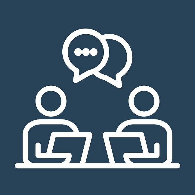 Zwei Menschen in Beratung